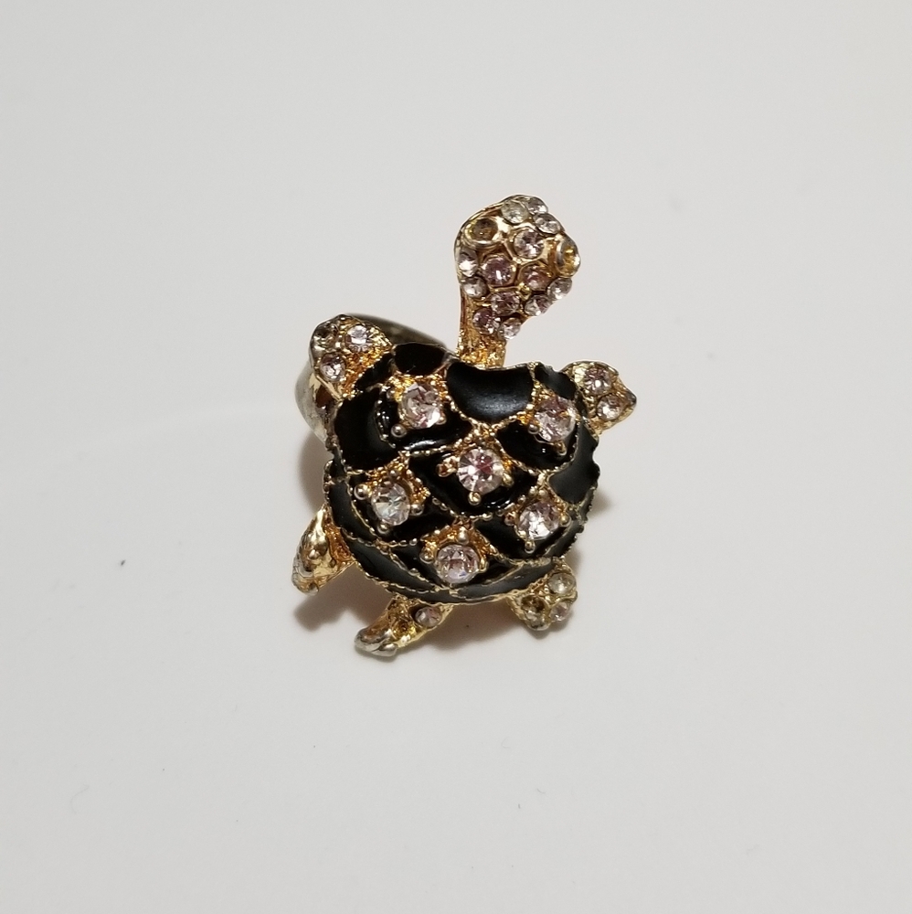 Turtle rhinestone ring